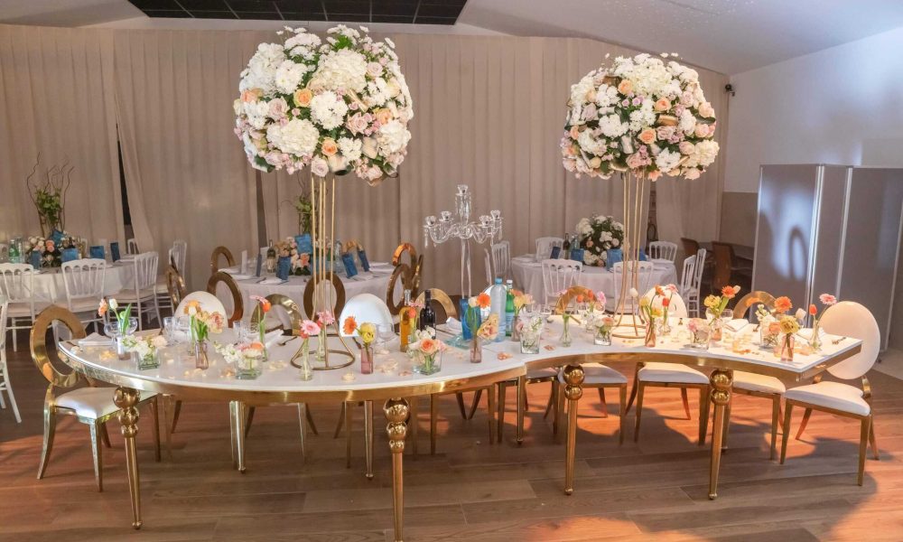 Décoration d'une table fleurie pour un mariage