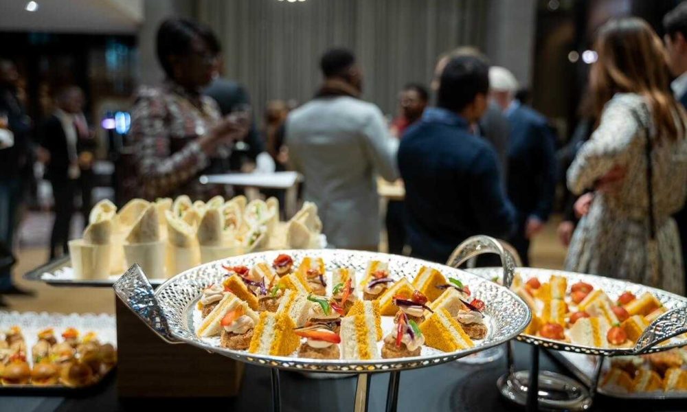 Cocktail dinatoire pendant un mariage